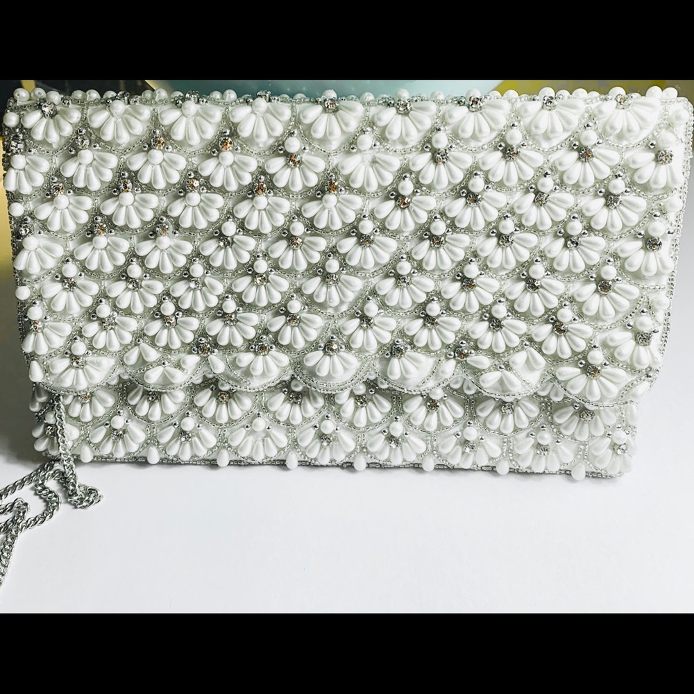 Blinged clutch